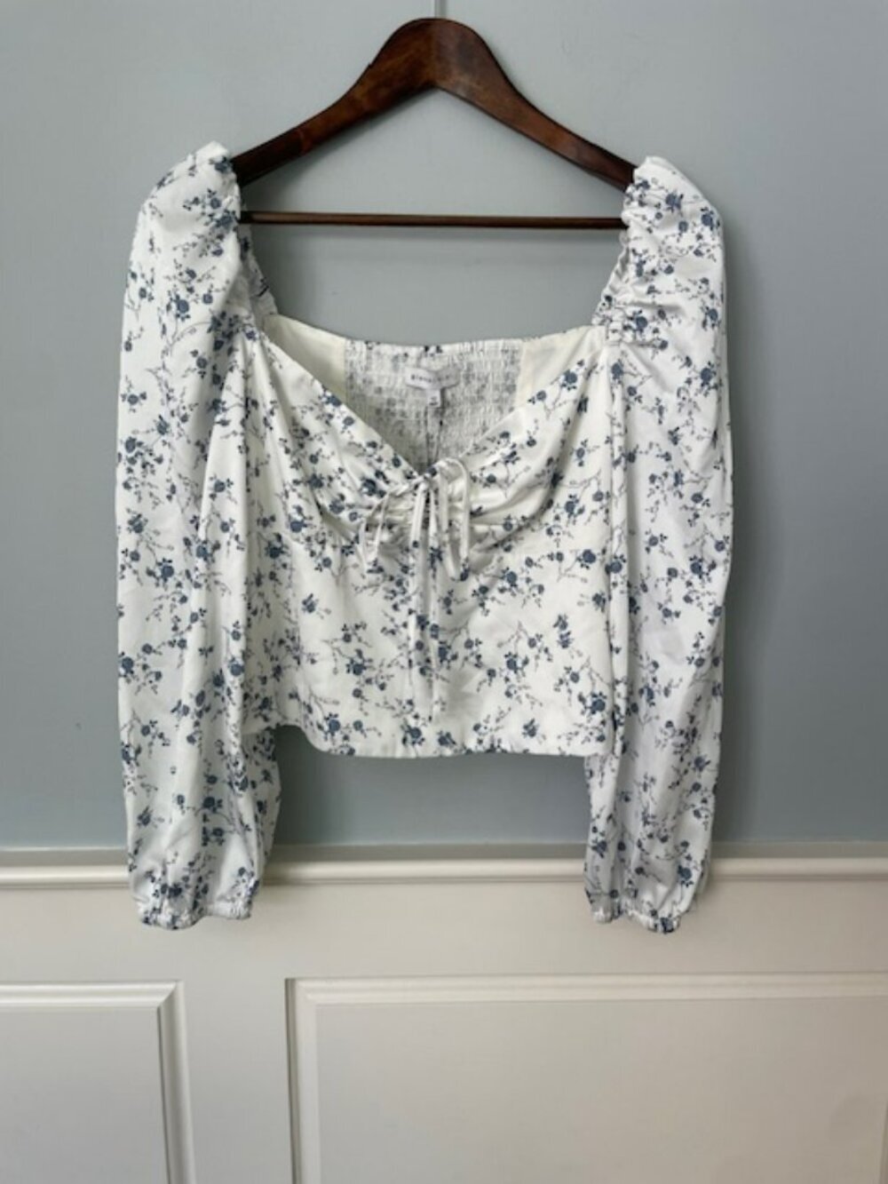 Gianni Bini Floral Milkmaid Coquette Top Puff Sleeve Smocked NWT 12 - Picture 2 of 10